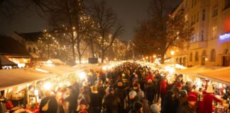 Nikolaus in Berlin: Weihnachtsmarkt trifft Laufsport Große Karussells gibt es auf dem Alt-Rixdorfer Weihnachtsmarkt nicht. (Archivbild)