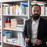 Was ein Kriminologe zu Besuchen im Maßregelvollzug sagt Der Vorwurf des schweren sexuellen Missbrauchs eines Kindes im Maßregelvollzug erschüttert die Öffentlichkeit. Der Direktor der Kriminologischen Zentralstelle (KrimZ), Martin Rettenberger, weist auf allgemeine Verfahren in solchen Einrichtungen und Besuchsmöglichkeiten hin. (Archivbild)