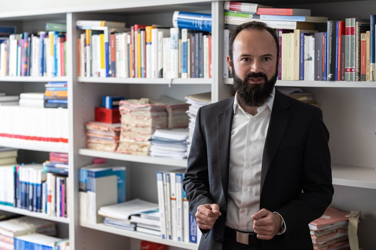 Martin Rettenberger Der Vorwurf des schweren sexuellen Missbrauchs eines Kindes im Maßregelvollzug erschüttert die Öffentlichkeit. Der Direktor der Kriminologischen Zentralstelle (KrimZ), Martin Rettenberger, weist auf allgemeine Verfahren in solchen Einrichtungen und Besuchsmöglichkeiten hin. (Archivbild)