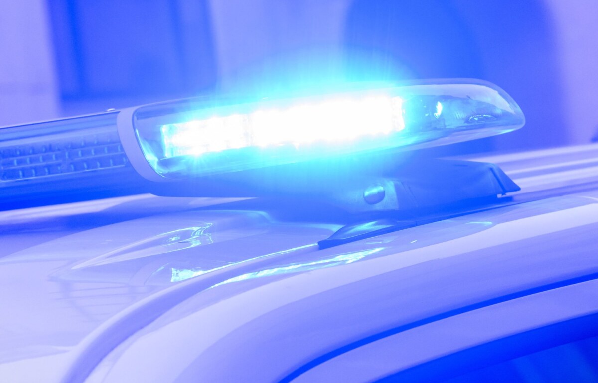 Blaulicht Der 42-Jährige wurde von Beamten des Ordnungsamtes sowie der Polizei festgehalten. (Symbolbild)