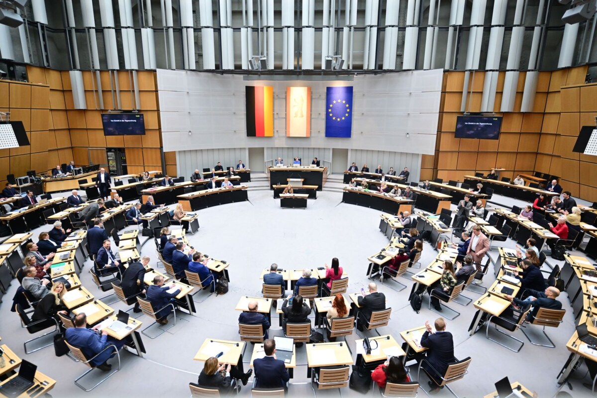 Plenarsitzung Berliner Abgeordnetenhaus Das Abgeordnetenhaus ist gegen ein Gesetz, das Werbung in Berlin erheblich einschränken würde.