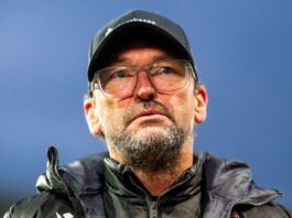 Trainer Claus-Dieter Wollitz spielte mit Energie Cottbus 2:2. (Archivbild)