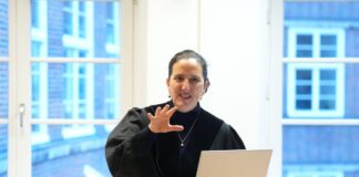 Potsdamer Treffen: Gericht weist Klagen gegen «Correctiv» ab Die beiden Teilnehmer des sogenannten Potsdam-Treffens, Ulrich Vosgerau und Gernot Mörig, sind mit ihren Klagen gegen «Correctiv» gescheitert.