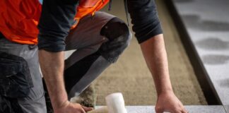 Berliner Landesmindestlohn steigt auf 14,84 Euro pro Stunde Der Berliner Landesmindestlohn gilt auch für private Unternehmen, die Aufträge vom Land erhalten. (Symbolbild)