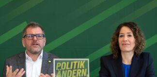 Grüne setzen auf bezahlbare Mieten und besseren ÖPNV Werner Graf und Bettina Jarasch ziehen als Spitzenduo für die Grünen in den Wahlkampf.