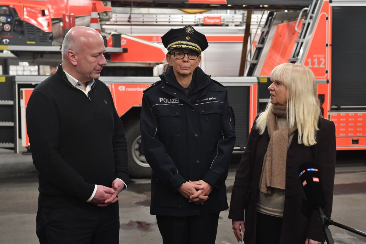 Silvester 2025 – Berlin Die Berliner Polizei beschlagnahmte bis Silvester 220.000 Stück verbotene Pyrotechnik.