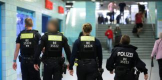 Fast 300 Messer hat die Berliner Polizei bei Kontrollen in Verbotszonen beschlagnahmt. (Symbolbild)