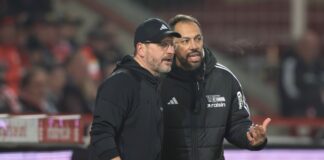 Baumgart schmunzelt nach Eier-Spruch und Unions Stürmertoren Trainer Steffen Baumgart (l, 1. FC Union Berlin) durfte endlich wieder Stürmertore bejubeln.