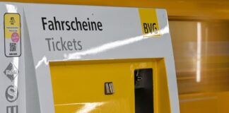 Bus- und Bahnfahren im VBB wird ab Januar teurer Ab Januar wird Bus- und Bahnfahren in Berlin und Brandenburg teurer. (Archivbild)