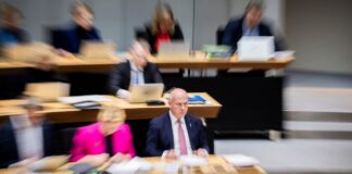 Vergabe von Fördermitteln: Untersuchungsausschuss eingesetzt Ein Untersuchungsausschuss im Abgeordnetenhaus soll klären, ob bei der Vergabe von Mittel für Projekte gegen Antisemitismus alles mit rechten Dingen zuging.