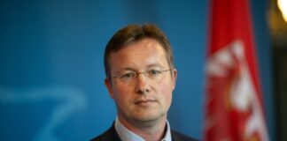 Brandenburger Landesrechnungshof legt Jahresbericht vor Harald Kümmel ist der Chef des Landesrechnungshofes in Brandenburg. (Archivbild)