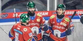 5:2 gegen Nürnberg: Eisbären beenden Niederlagenserie Liam Kirk (m.) und Frederik Tiffels (r.) zählten beim Heimsieg der Eisbären Berlin gegen die Nürnberg Ice Tigers zu den Torschützen.