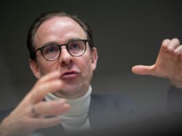 BVG-Chef Falk: Neue U-Bahn-Bestellungen im Frühjahr geplant BVG-Chef Henrik Falk will im Frühjahr weitere U-Bahnen bestellen. (Archivbild)