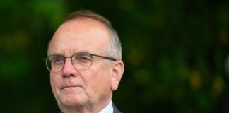 Mehr Tempo beim Bauen – Landesregierung mit erstem Entwurf Bauminister Detlef Tabbert will der Wohnungsnot im Berliner Speckgürtel entgegenwirken. (Archivbild)