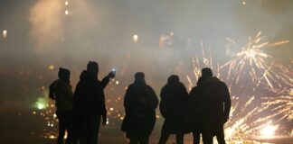 Polizei warnt Eltern vor Kugelbomben zu Silvester Die Berliner Polizei warnt Eltern vor gefährlichem Feuerwerk. (Symbolbild)