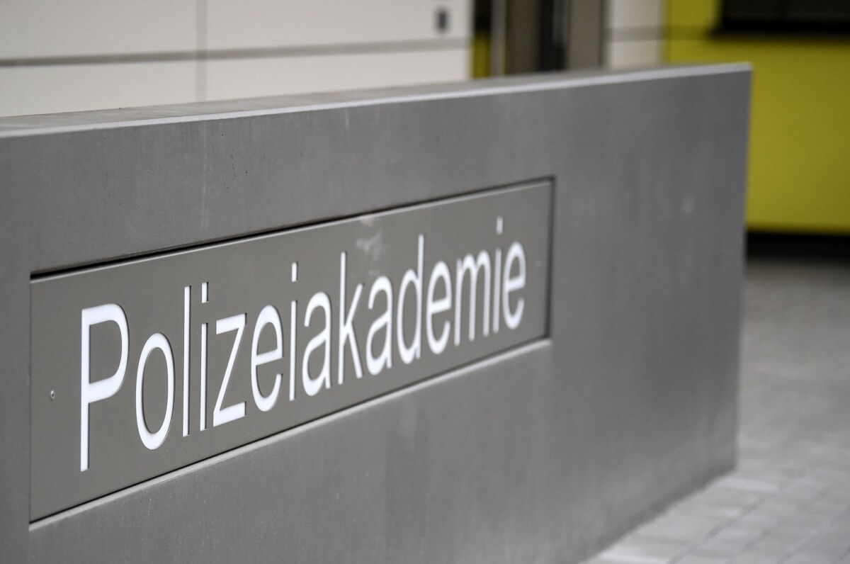 Akademie der Polizei Mehrere Nachwuchskräfte und ein Schießtrainer werden vorsorglich wegen Unwohlseins im Krankenhaus untersucht. (Archivbild)