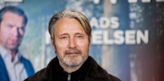 Mads Mikkelsen wäre gern Roger Federer Mikkelsen gilt als leidenschaftlicher Tennisspieler.