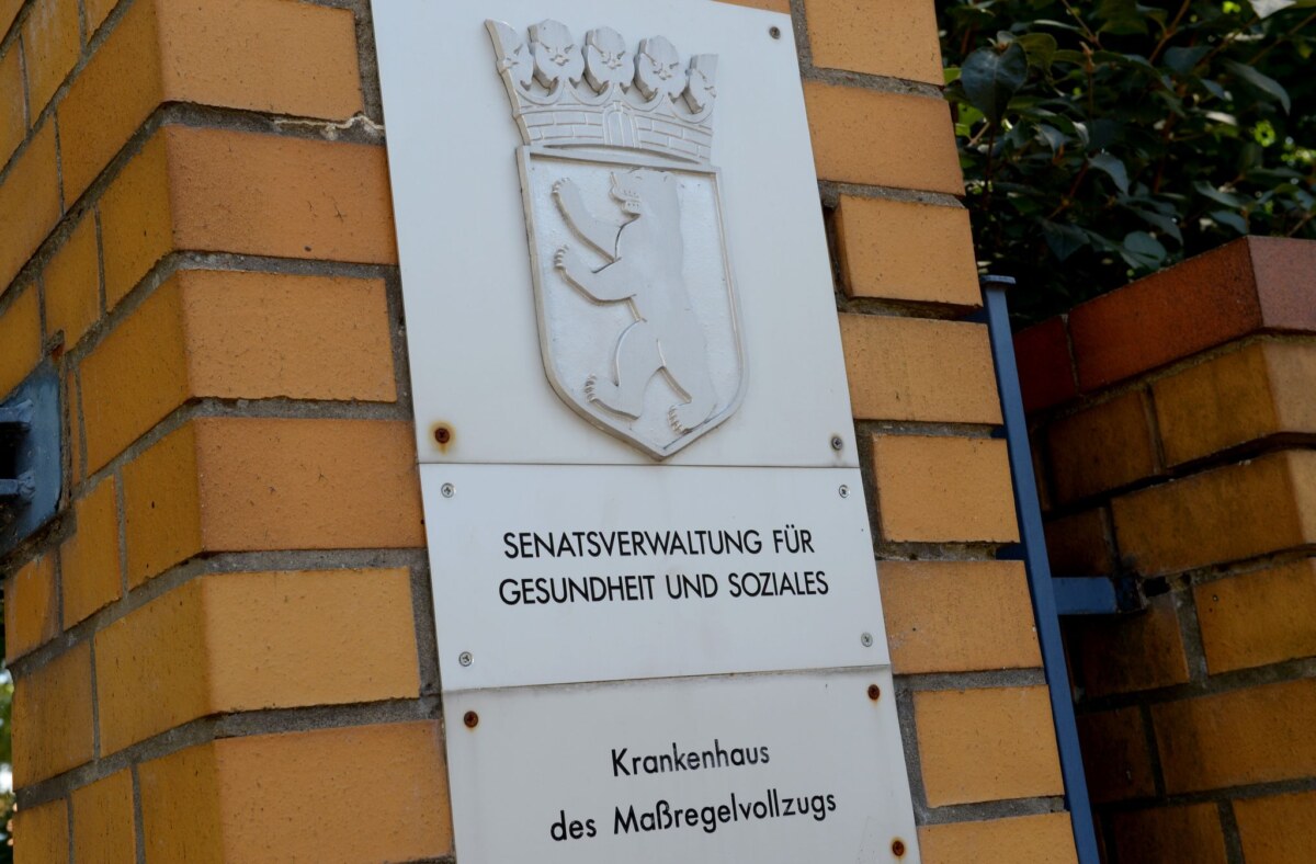 Karl-Bonhoeffer-Nervenklinik in Berlin Ein neuer Standort des Berliner Maßregelvollzugs in Tempelhof soll die beiden bisherigen Standorte entlasten. (Archivbild)