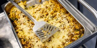 Linke fordert «Kiezkantinen» In Kantinen kann das Essen preiswert sein. (Symbolbild)