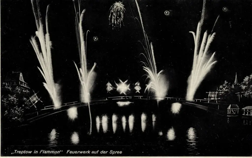 Feuerwerk auf der Spree, 1938. Foto: IMAGO / Arkivi