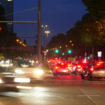 Berlins längster Parkplatz Stau an der Elsenbrücke bei Nacht. Bild: IMAGO/Sabine Gudath