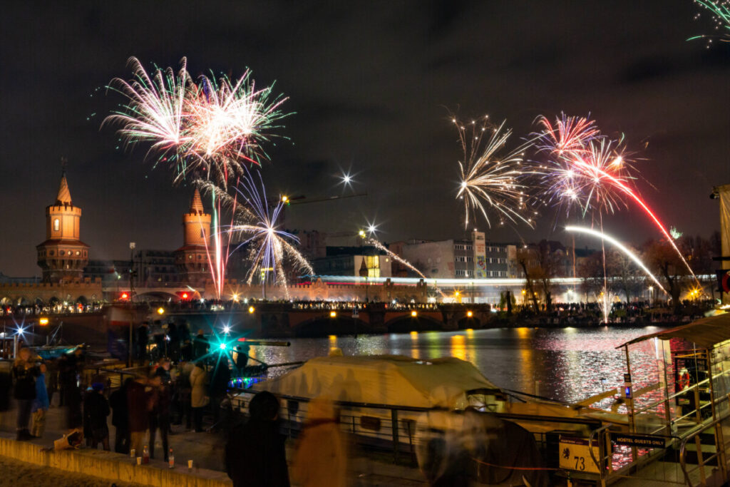 Oberbaumbrücke zum Jahreswechsel von 2019 auf 2020. Foto: IMAGO / A. Friedrichs