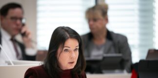 Brandenburg schafft erste Ambulanzen für Kinder in Not Gesundheitsministerin Müller stellt den Plan für Kinderschutzambulanzen vor.