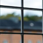 Missbrauch im Maßregelvollzug: Sexualstraftäter im Verdacht Ein Fall, der die Öffentlichkeit schockt: Im Maßregelvollzug in Brandenburg an der Havel soll ein untergebrachter Mann ein Kind schwer sexuell missbraucht haben. (Archivbild)