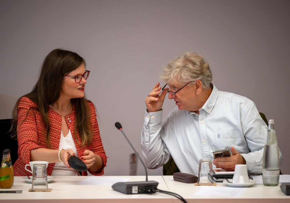 Jouleen Gruhn und André von Ossowski Die Brandenburger BSW-Landtagsabgeordneten Jouleen Gruhn und André von Ossowski bleiben bei ihrem Parteiaustritt - auch wenn zwei Fraktionskollegen wieder eingetreten sind (Archivbild).