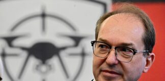 Drohnenabwehrzentrum eingeweiht: Arbeit beginnt im Januar Innenminister Dobrindt dankt der Bundespolizei, die beim Aufbau des neuen Drohnenabwehrzentrums eine wichtige Rolle spielt.