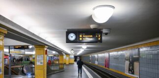 Sterbender Mann an Weihnachten in U-Bahnhof bestohlen Ein im Sterben liegender Mann wurde in einem Berliner U-Bahnhof bestohlen. (Archivbild)