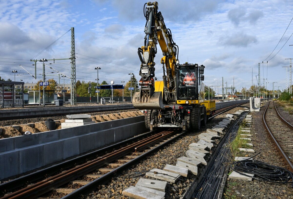 Bahnhof Wittenberge wird saniert Die Oberbauarbeiten auf der Bahnstrecke Hamburg-Berlin sind inzwischen abgeschlossen. (Archivbild)