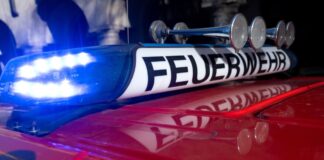 Jugendliche sollen mit Feuerwerk Brand ausgelöst haben Die Feuerwehr wurde gegen 22.30 Uhr alarmiert. (Symbolbild)