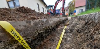 Bei Bauarbeiten in der Nähe von Braunschweig wurde ein Kabel beschädigt. (Symbolbild)