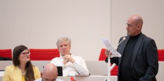 BSW erhöht in Brandenburg Druck auf ausgetretene Abgeordnete Brandenburgs BSW-Fraktionschef Niels-Olaf Lüders stellt sich hinter die Forderung der Parteispitze nach einer Aufgabe der Mandate für die zwei aus der Partei ausgetretenen Abgeordneten. (Archivbild)