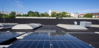 Senat setzt auf Solarausbau und mehr Sicherheit im Stromnetz Berlin setzt beim Ausbau der Solarenergie verstärkt auf große Dächer. (Archivfoto)