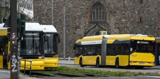 Das ändert sich 2026 in Berlin Bus- und Bahnfahren im VBB wird im neuen Jahr teurer. (Archivbild)