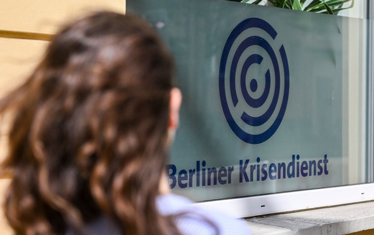 Krisendienst Ziel ist es, Polizisten während schwieriger Einsätze noch enger mit der psychosozialen Krisenhilfe zu verknüpfen. (Symbolbild)