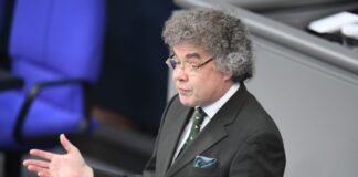 Hitlergruß im Bundestag? Anklage gegen AfD-Abgeordneten Im Fokus der Justiz: AfD-Abgeordneter Moosdorf. (Archivbild)