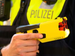 Die Brandenburger Polizei verfügt über mehrere Taser. (Symbolbild)