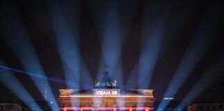 Großer Andrang bei Party am Brandenburger Tor Bei der Silvesterparty am Brandenburger Tor war der Andrang groß.