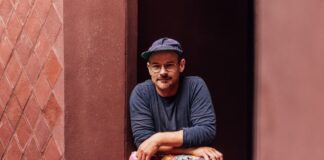 Der Künstler Michael Beutler arbeitet in Berlin und Aachen.