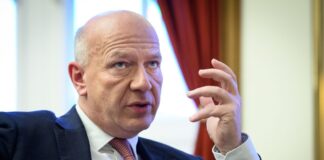 Berlin setzt auf harte Linie gegen Silvester-Randalierer Berlins Regierender Bürgermeister Kai Wegner (CDU) sagt Silvester-Chaoten den Kampf an. (Archivbild)