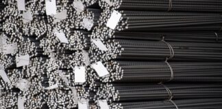 Die Hennigsdorfer Elektrostahlwerke GmbH nimmt nach rund einem Jahr Kurzarbeit die Produktion wieder auf. (Archivbild)