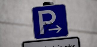 Wo bleibt das angekündigte Konzept zum Anwohnerparken? Noch in diesem Jahr wollte Verkehrssenatorin Ute Bonde (CDU) ein neues Gesamtkonzept zum Anwohnerparken vorstellen. Derzeit sieht es nicht danach aus, dass sie diese Ankündigung einhalten wird. (Archivbild)