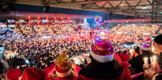 Das Stadion an der Alten Försterei erstrahlt im weihnachtlichen Lichterglanz. (Archivbild)