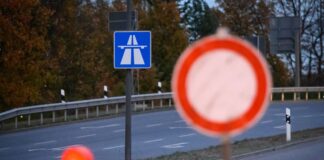 Bauarbeiten: Kurzzeitige Sperrungen auf der A111 Eine Nacht lang wird laut der Autobahn GmbH Südost an dem Abschnitt im Berliner Raum gearbeitet. (Symbolbild)