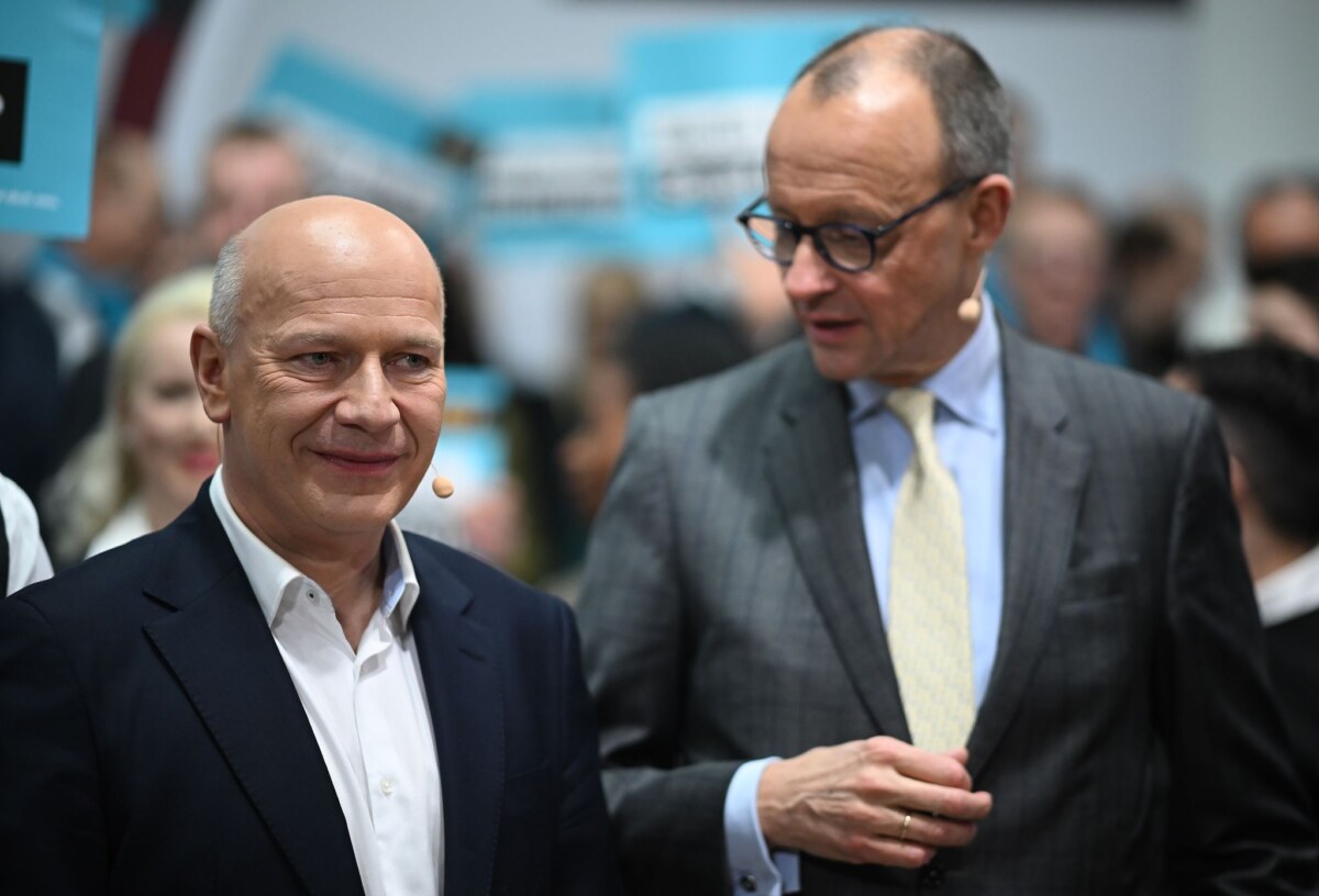 Kai Wegner und Friedrich Merz Berlins Regierender Bürgermeister Kai Wegner (links) will Bundeskanzler Friedrich Merz (beide CDU) im Roten Rathaus empfangen. (Archivbild)