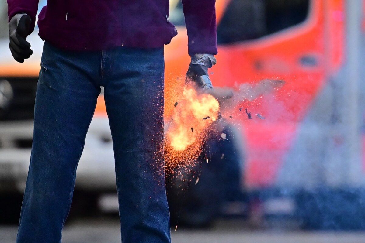 Vor Silvester - Berliner Feuerwehr Silvester bedeutet für die Berliner Feuerwehr die größte Herausforderung des Jahres.