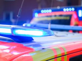 Kreuzungs-Crash: Radfahrer lebensbedrohlich verletzt Rettungskräfte brachten den 55-Jährigen mit lebensbedrohlichen Verletzungen in eine Klinik. (Symbolbild)